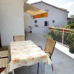 公寓 With A Parking Space Starigrad, Paklenica - 6527 *
