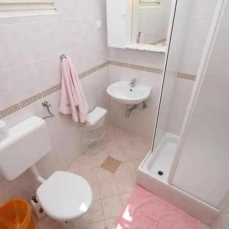 With A Parking Space Starigrad, Paklenica - 6527 *